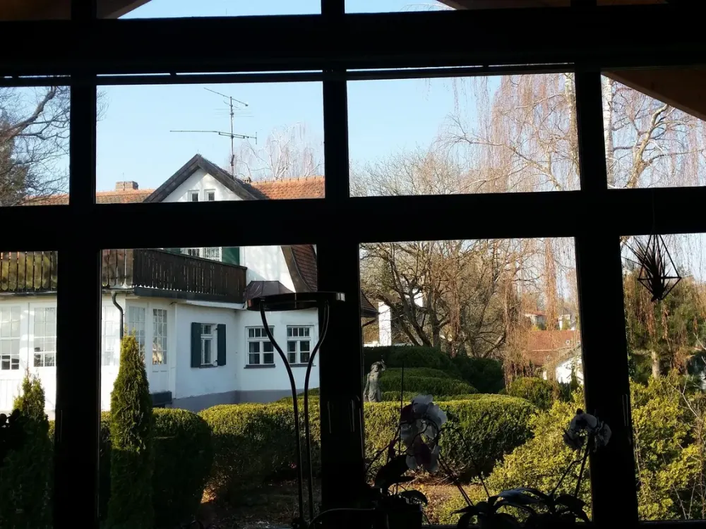 Quiet 2-Room Apartment with High-Quality Features and Garden Share