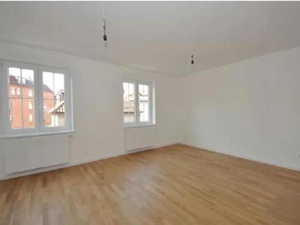 *Sofort--Balkon--EBK--U Bahn--Parkett--sep. WC*