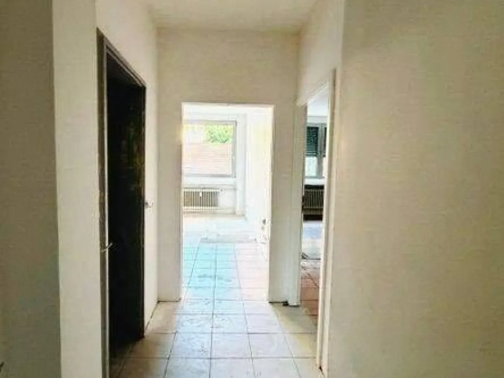 Right in the Middle Instead of Just Being There, Renovated 2-Room Apartment with Balcony and Elevator in Saarbrücken City Center