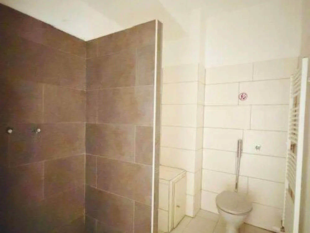 Right in the Middle Instead of Just Being There, Renovated 2-Room Apartment with Balcony and Elevator in Saarbrücken City Center