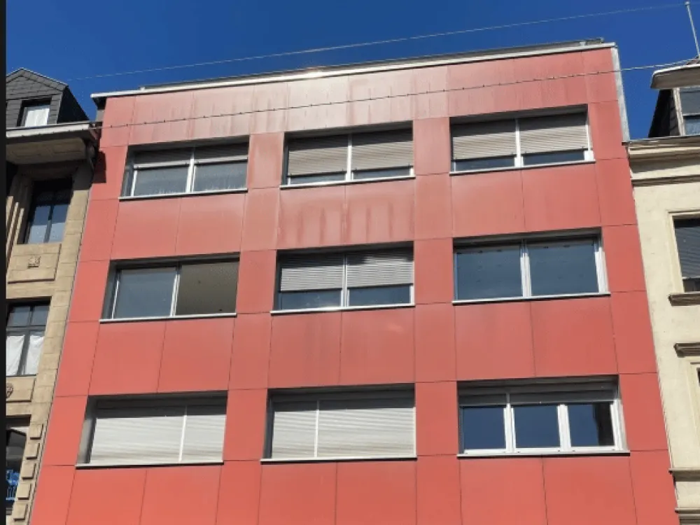 Right in the Middle Instead of Just Being There, Renovated 2-Room Apartment with Balcony and Elevator in Saarbrücken City Center