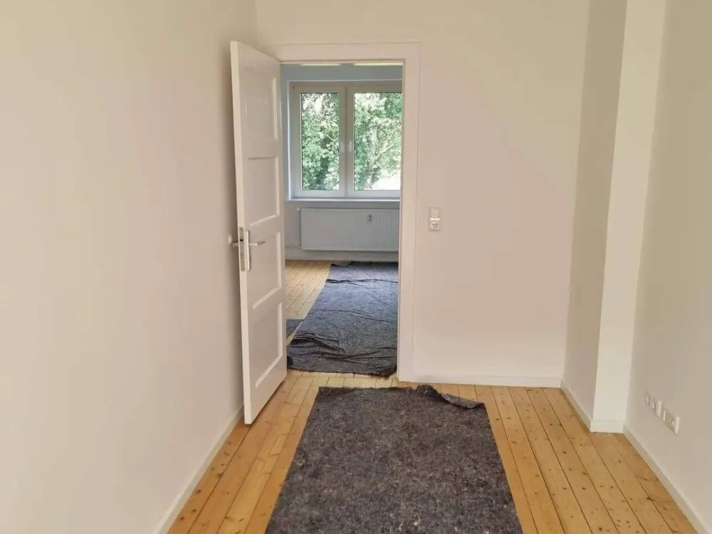 Besichtigung am 22.09.2026 • Helle 2-Zimmer-Wohnung mit Balkon am Südkanal • Erstbezug nach Modernisierung