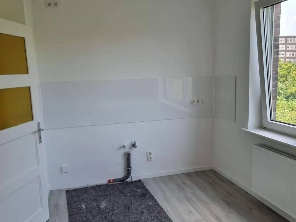 Besichtigung am 22.09.2026 • Helle 2-Zimmer-Wohnung mit Balkon am Südkanal • Erstbezug nach Modernisierung