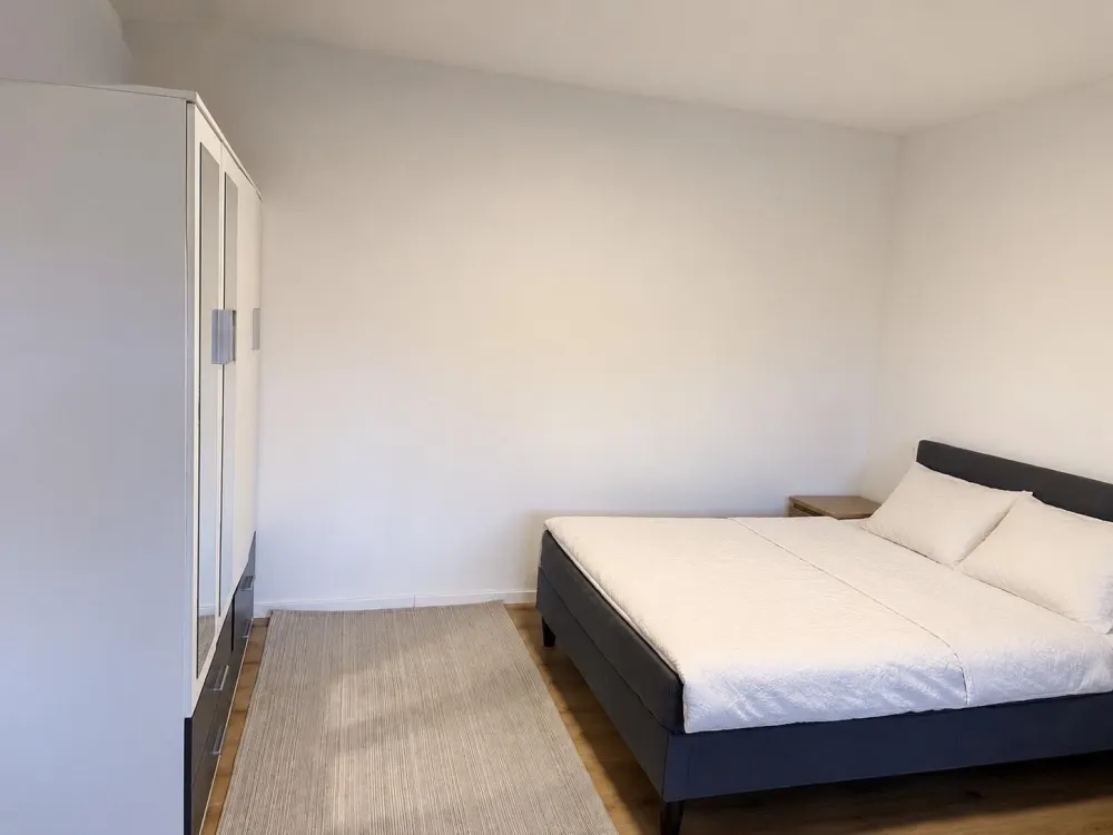 Ruhige, renovierte 1 ZKB-Wohnung mit Balkon & EBK