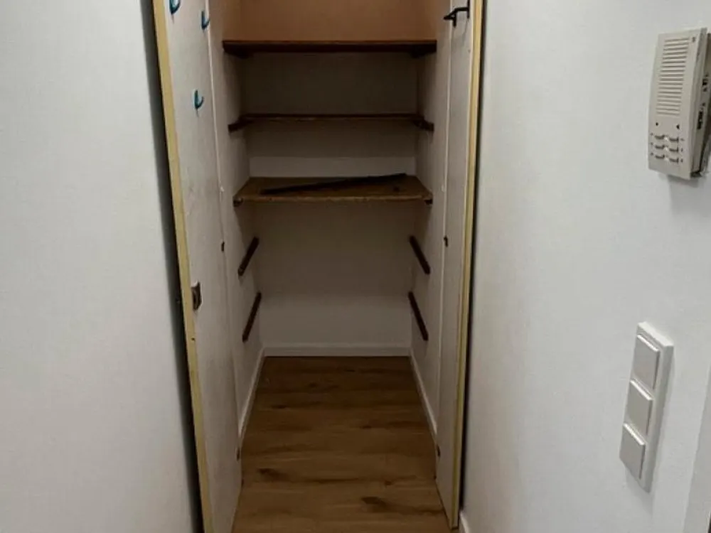 Ruhige, renovierte 1 ZKB-Wohnung mit Balkon & EBK