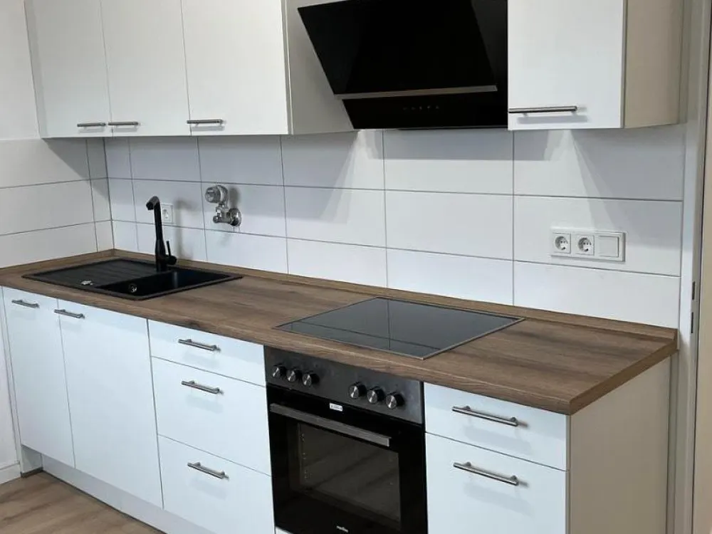 Ruhige, renovierte 1 ZKB-Wohnung mit Balkon & EBK