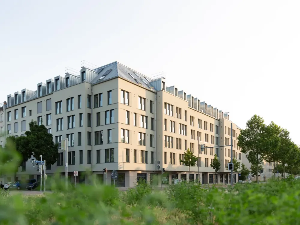 Großzügige 2 Zi. DG-Whg. | Parkett | FBH | Lift | EBK möglich!