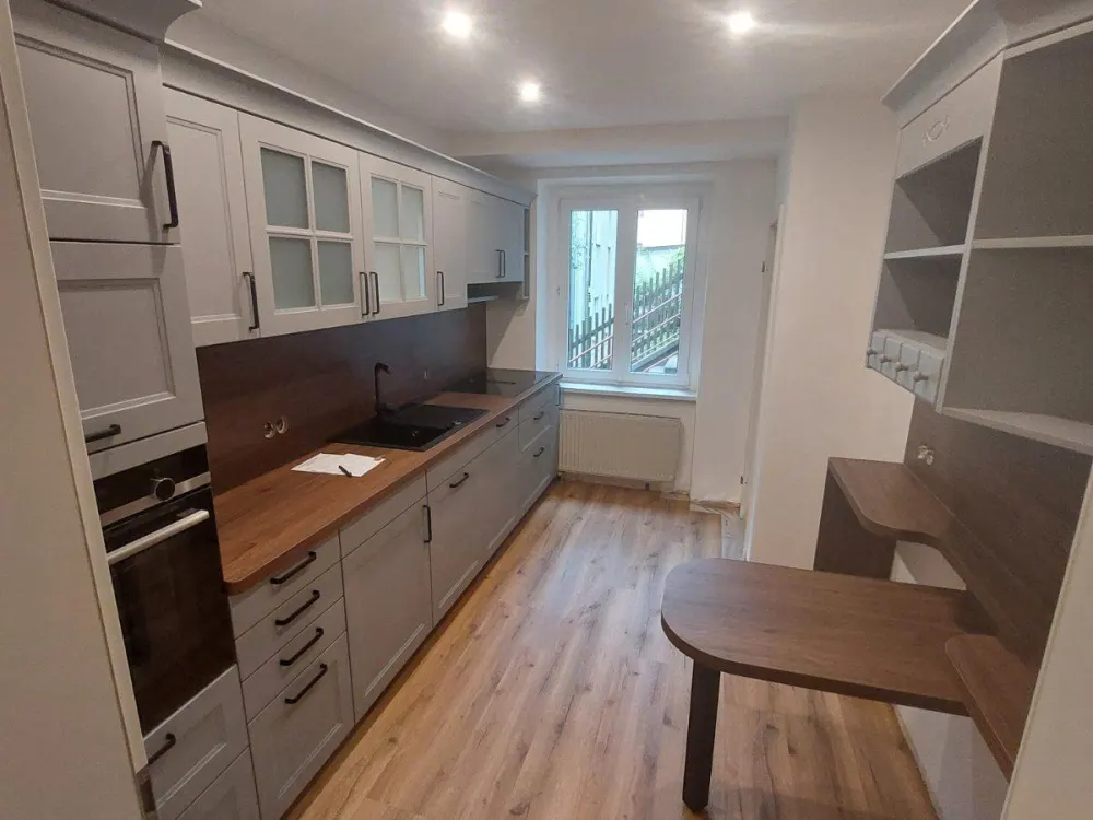Wohnen mit Blick ins Grüne / Hochwertige EBK / Großer Südbalkon