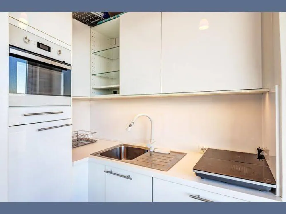 Möbliert: Designapartment mit Alpenblick und Pool
