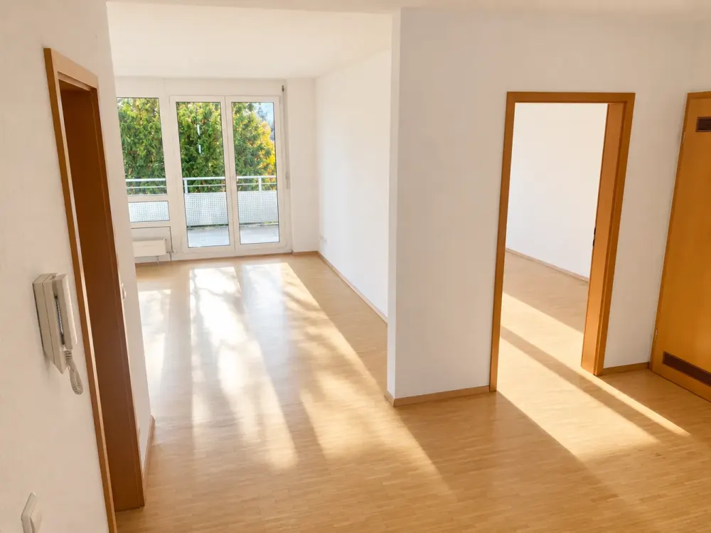 Lichtdurchflutete 3 Zimmer Wohnung