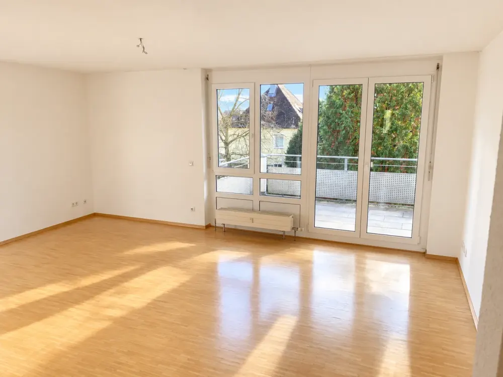 Lichtdurchflutete 3 Zimmer Wohnung