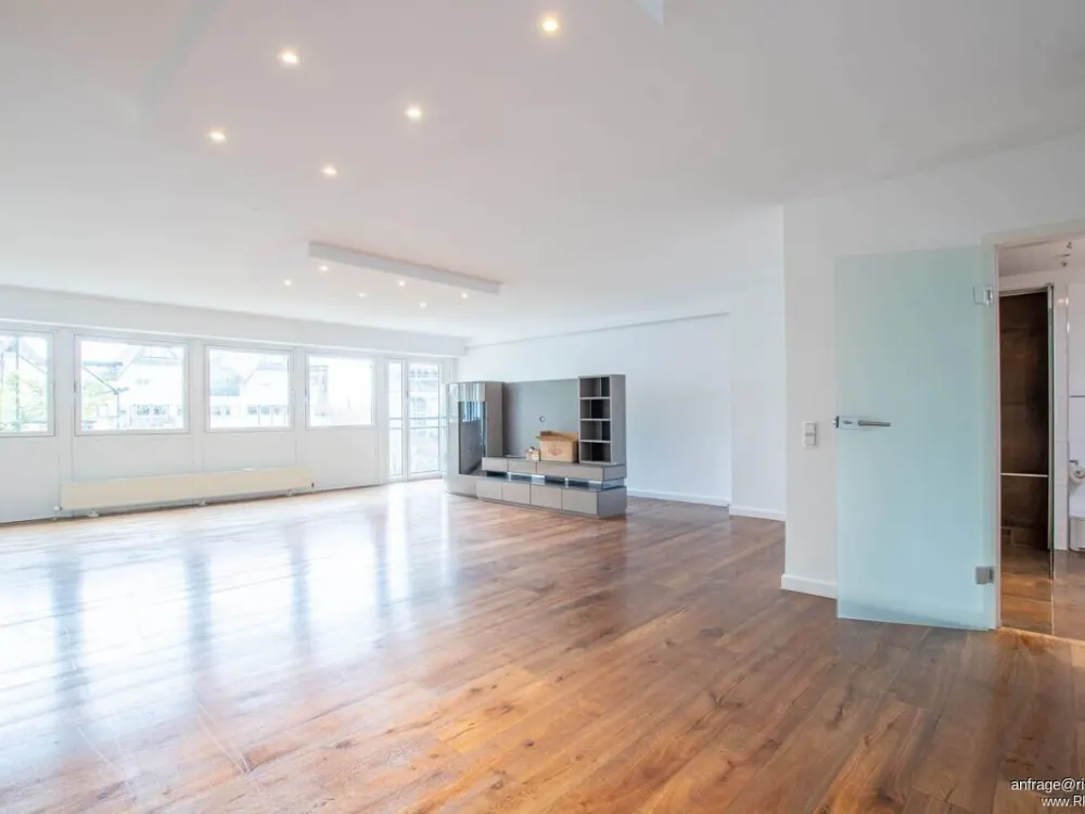 Welc(H)ome® by RIDA FLATS - Living in the Heart of Cologne with an Impressive Cathedral View