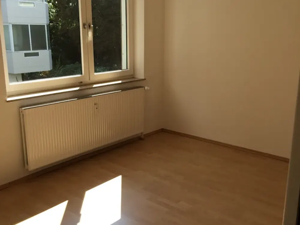 Home with 3 Rooms and Balcony in Bremen