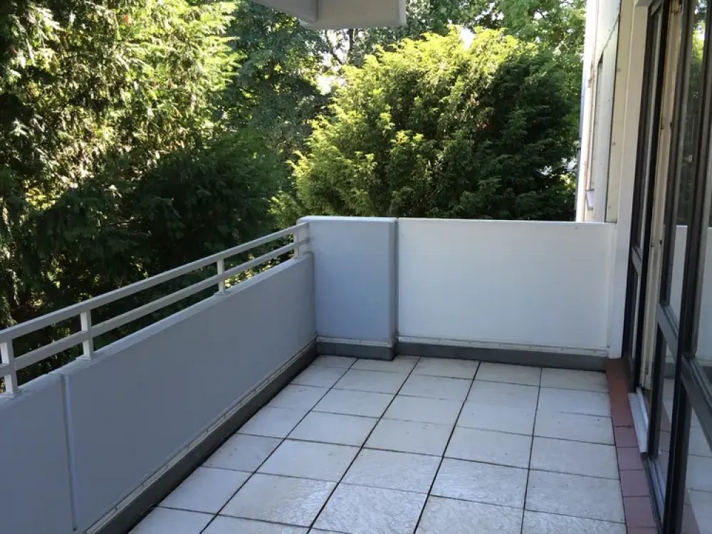 Home with 3 Rooms and Balcony in Bremen