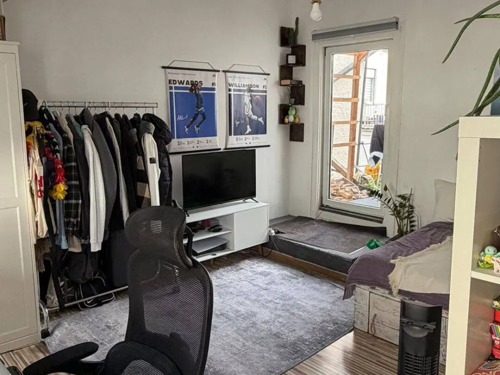 Gemütliches 17qm WG Zimmer in super Lage + Anliegende Terrasse