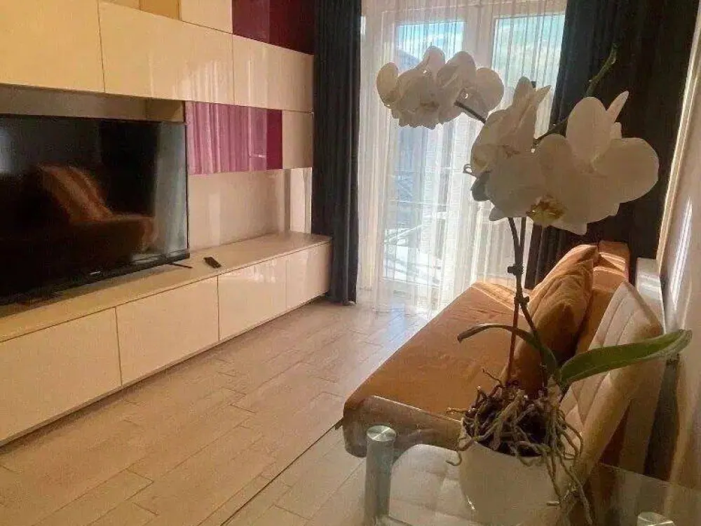 Möblierte 2-Zimmer-Wohnung (49 m²) im 1. OG, Parkallee 7, Harvestehude, 6-stöckiges Haus, 1.200 €
