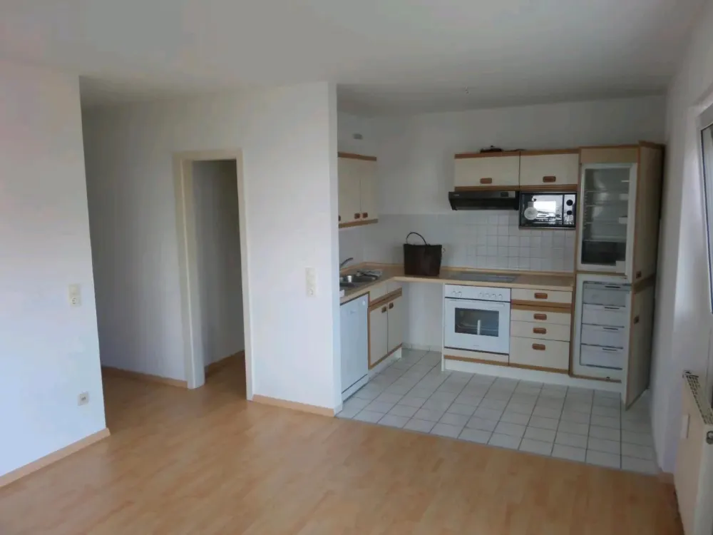 Helle 2 Zimmerwohnung mit Burgblick