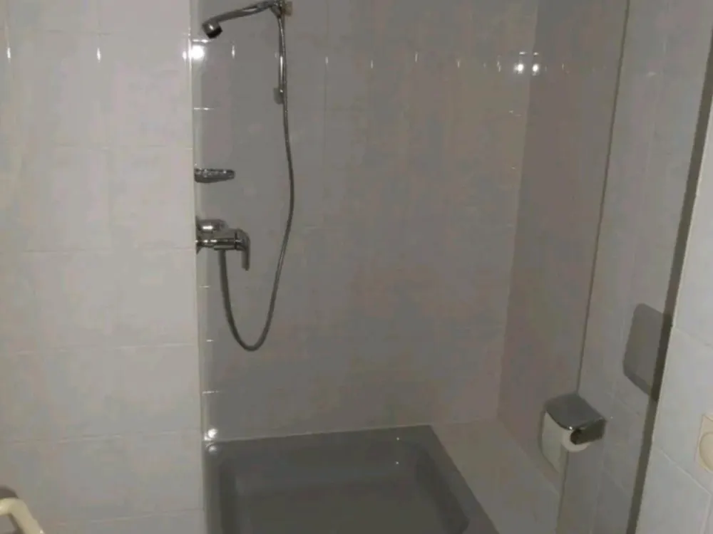 Helle 2 Zimmerwohnung mit Burgblick