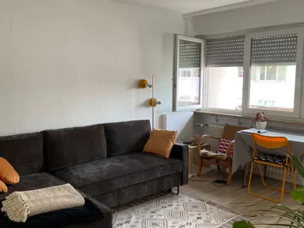 S-West: Gepflegte 2 Zimmer Wohnung mit schönem Balkon