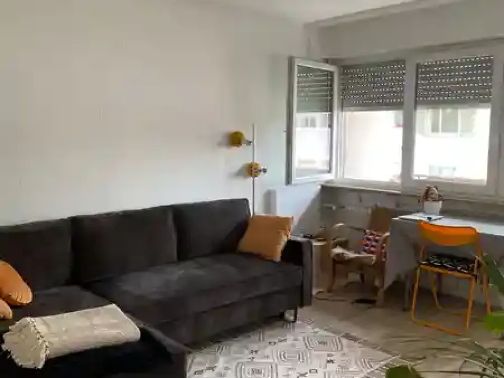 S-West: Gepflegte 2 Zimmer Wohnung mit schönem Balkon