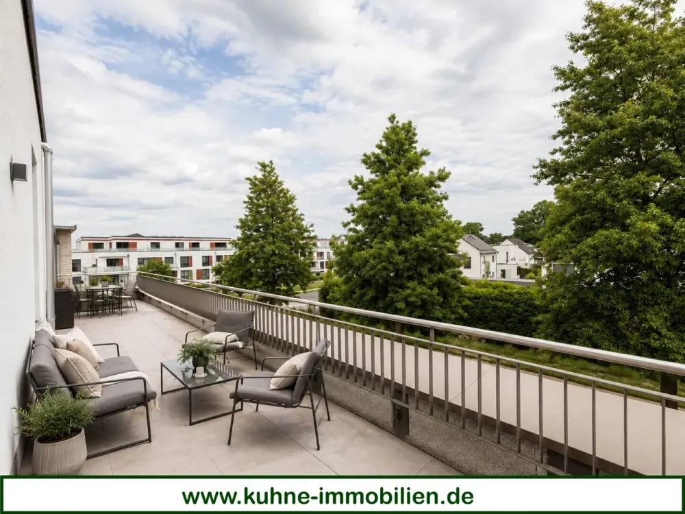 Exklusive Penthousewohnung mit großzügigem Balkon & Einbauküche