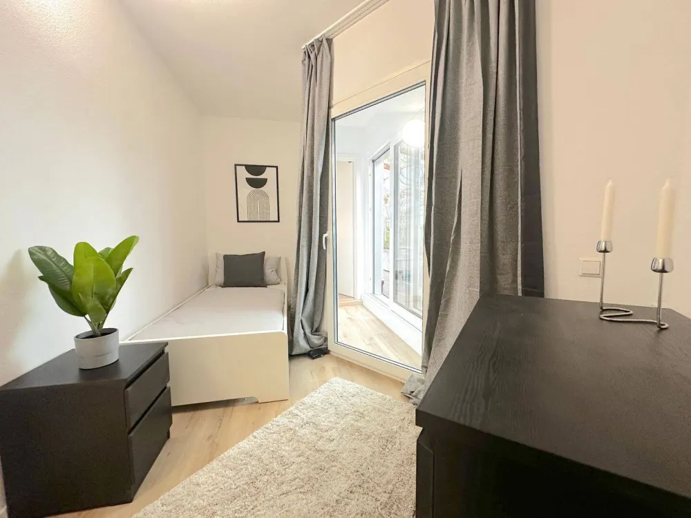 WG-Zimmer frei - Homburger Landstraße 691 in Frankfurt am Main ??
