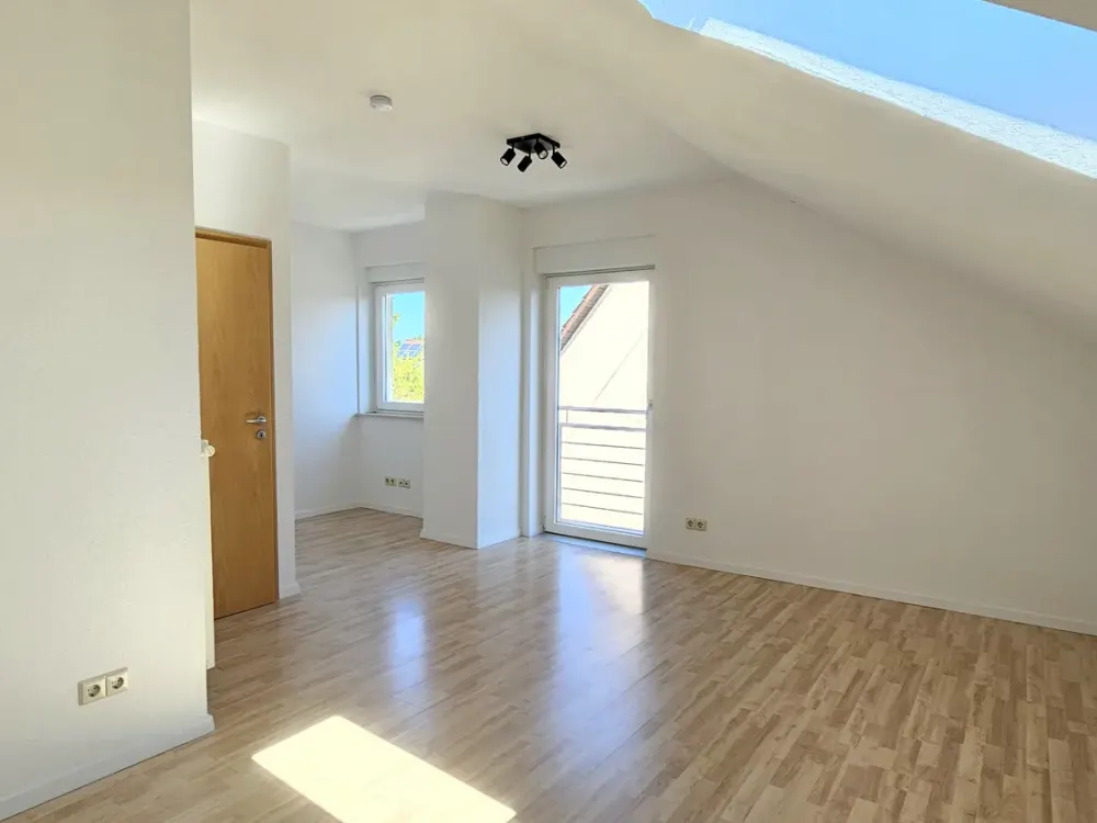 gepflegte & moderne Wohnung mit großem Balkon in Kuhardt