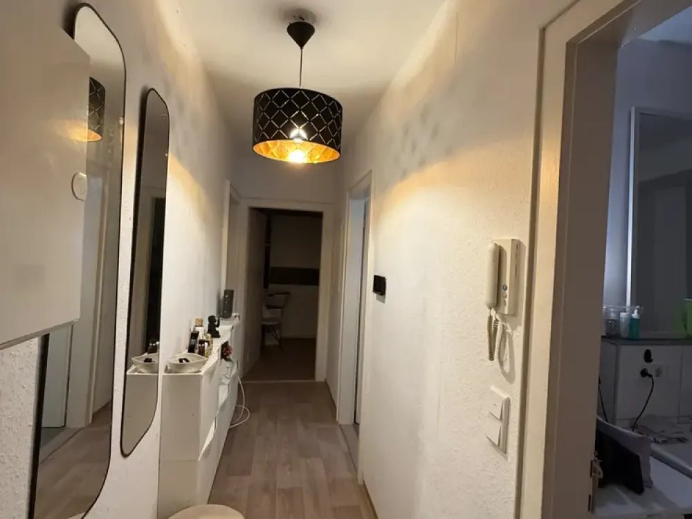 Modern sanierte 2-Zimmer-Wohnung mit hochwertiger Einbauküche in Nürnberg-Schweinau