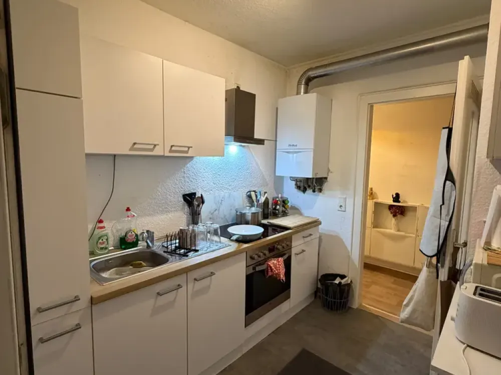 Modern sanierte 2-Zimmer-Wohnung mit hochwertiger Einbauküche in Nürnberg-Schweinau
