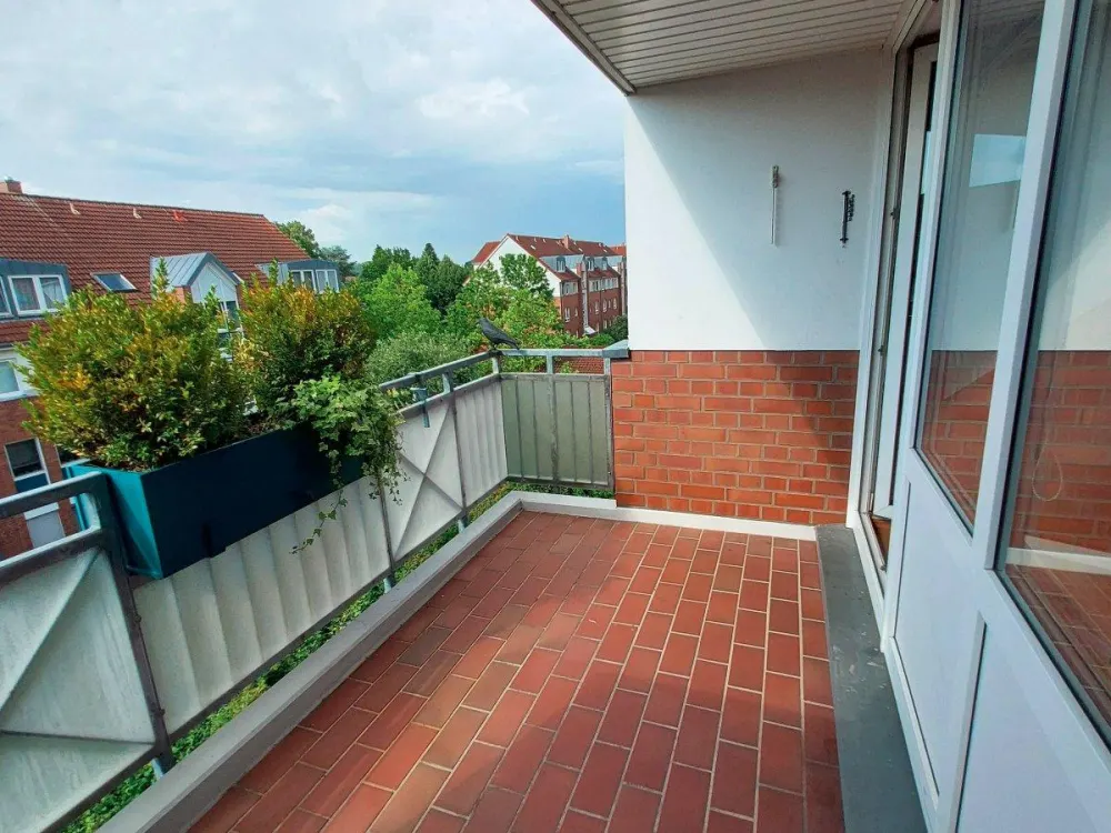 Luftige DG-Wohnung mit Balkon