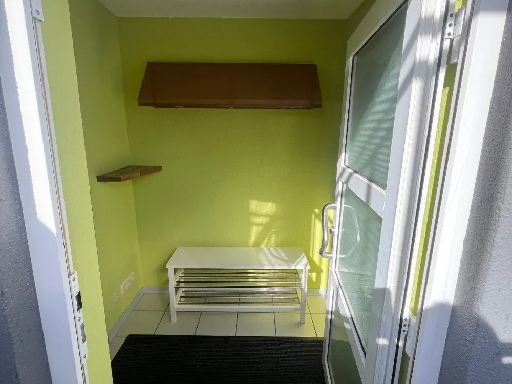 Beautiful and bright 1-room basement apartment fully furnished!