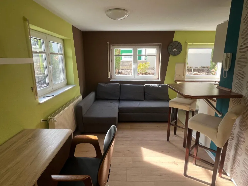 Beautiful and bright 1-room basement apartment fully furnished!