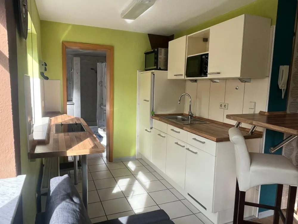 Beautiful and bright 1-room basement apartment fully furnished!
