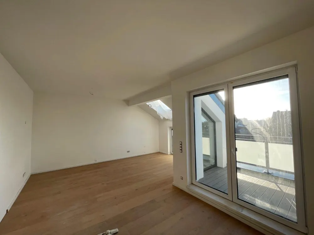3-Zimmer Dachgeschoss-Wohnung im Neubau / 3-Room Attic Apartment