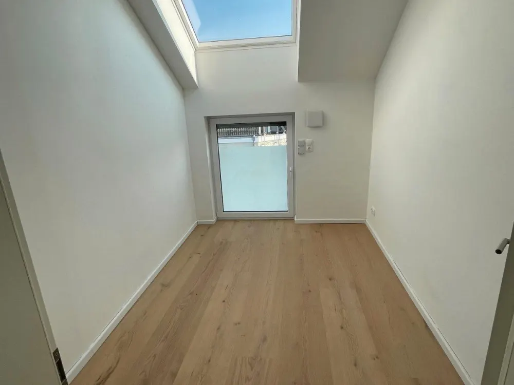 3-Zimmer Dachgeschoss-Wohnung im Neubau / 3-Room Attic Apartment