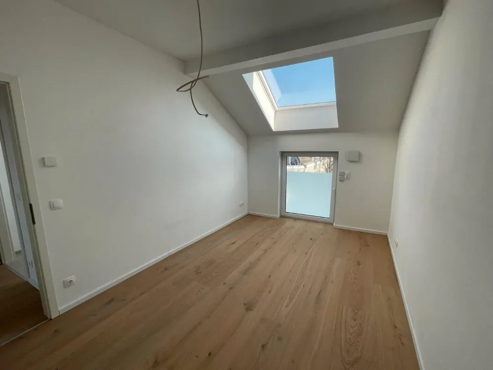 3-Zimmer Dachgeschoss-Wohnung im Neubau / 3-Room Attic Apartment