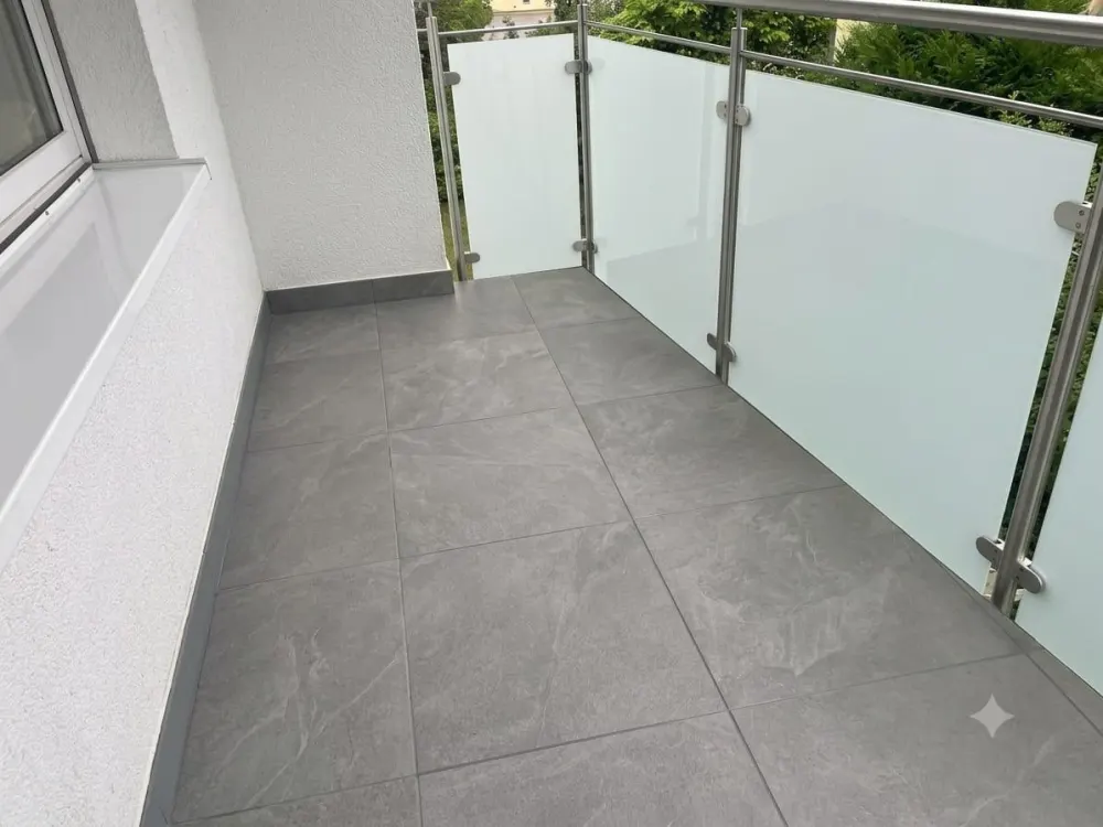 Hochwertige 3-ZW mit Balkon, carport & Einbauküche. Kallenberg