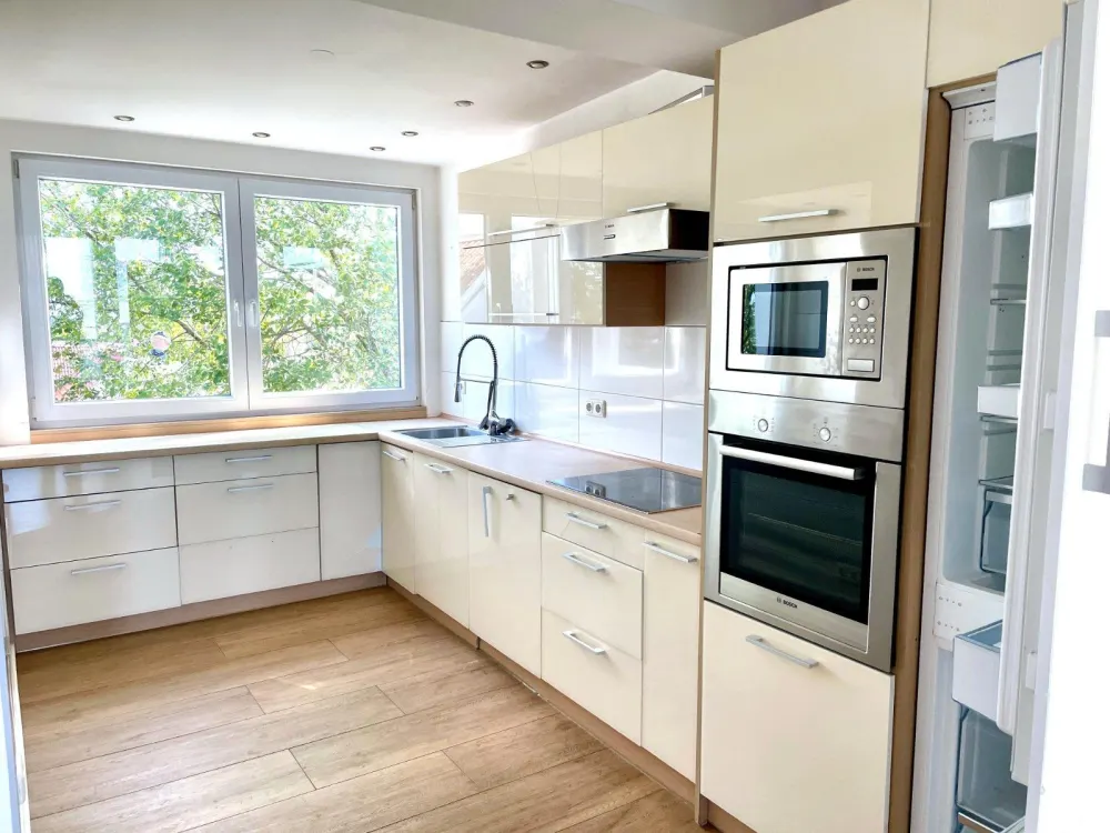 Moderne Dachgeschosswohnung in Ku´Damm Nähe - 2 Jahresvertrag