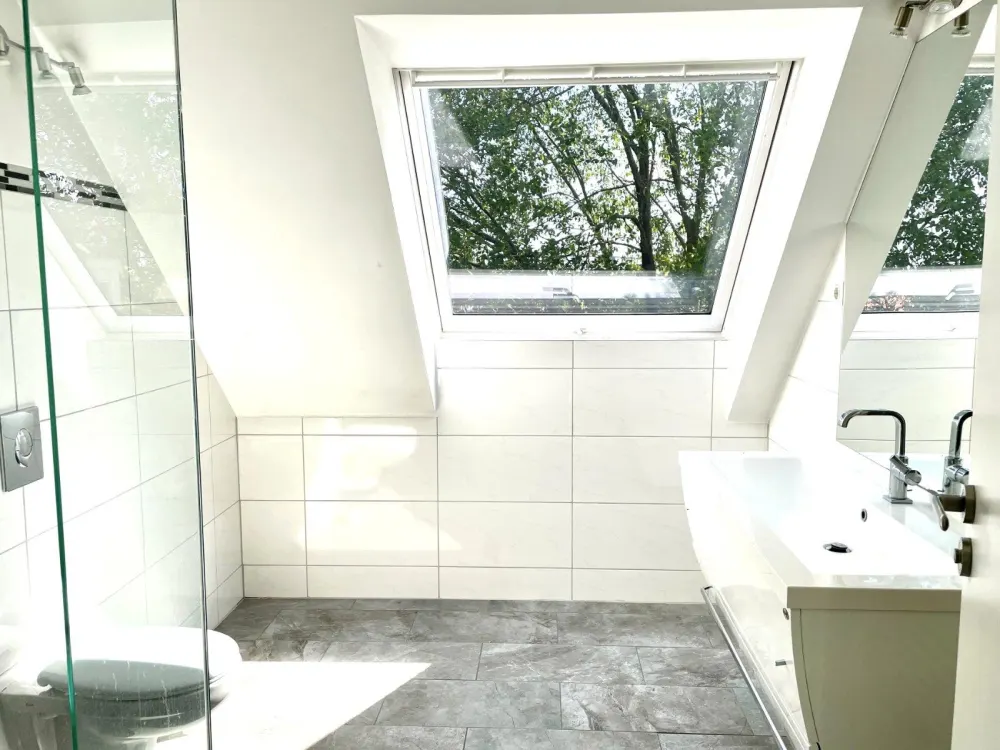 Moderne Dachgeschosswohnung in Ku´Damm Nähe - 2 Jahresvertrag
