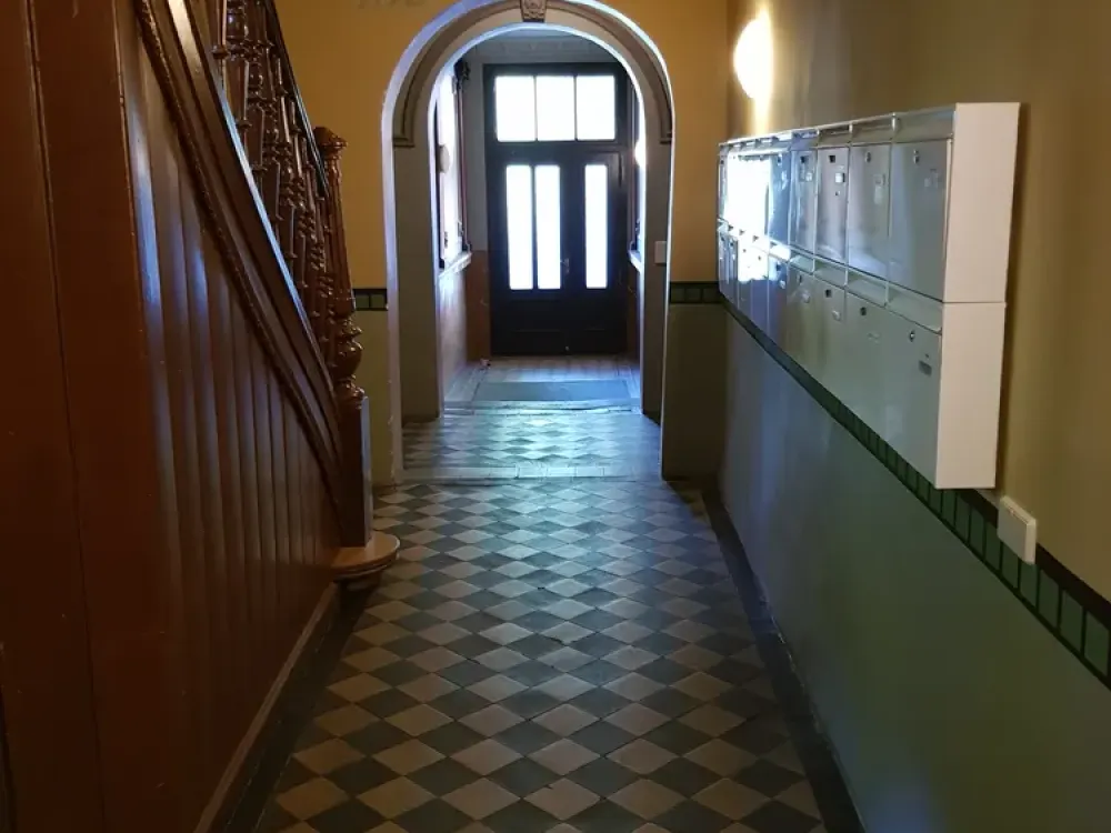 3 Zimmer - Neu Renoviert - Einbauküche