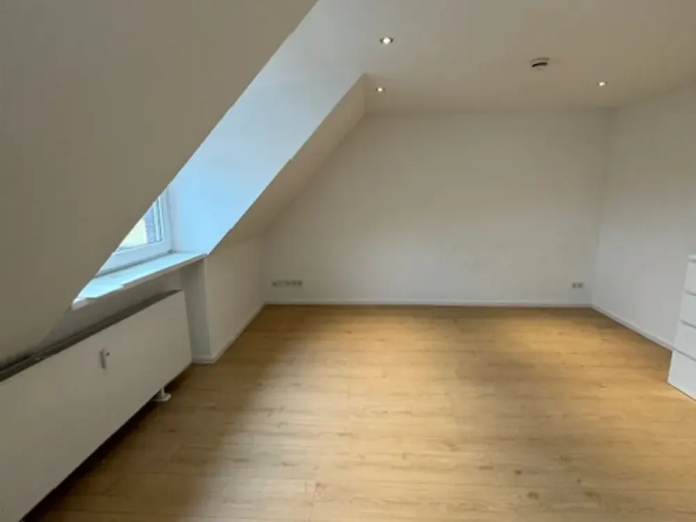 Stilvoll modernisiert: Kompaktes Apartment in Köln-Dellbrück