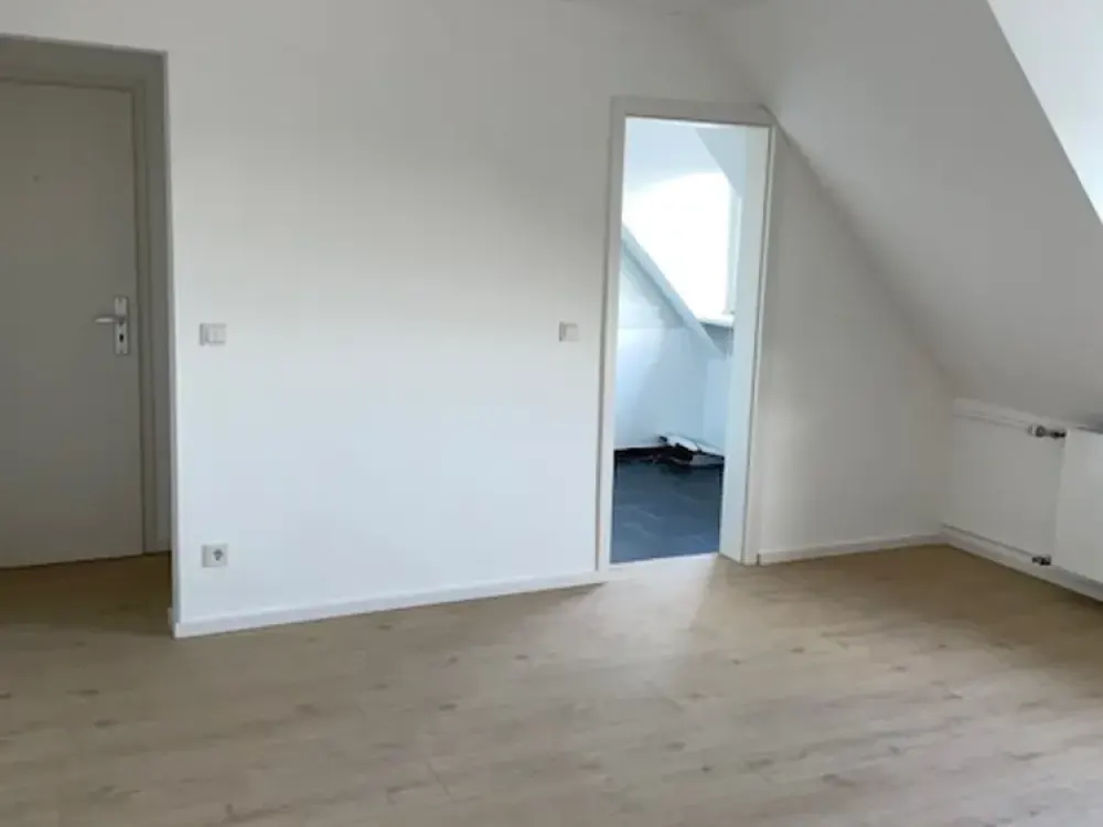 Stilvoll modernisiert: Kompaktes Apartment in Köln-Dellbrück