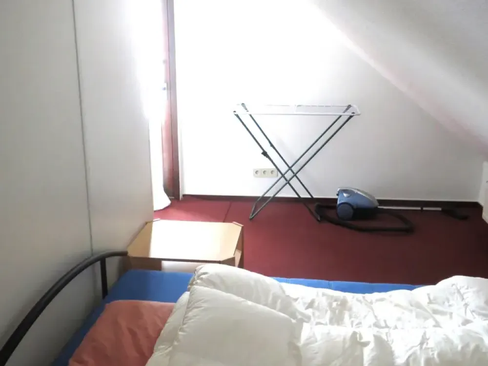 Möbliertes, großes 1 Zimmer-Apartment, inkl. EBK, Waschmaschine, WLAN, Balkon, in Maintal-Hochstadt
