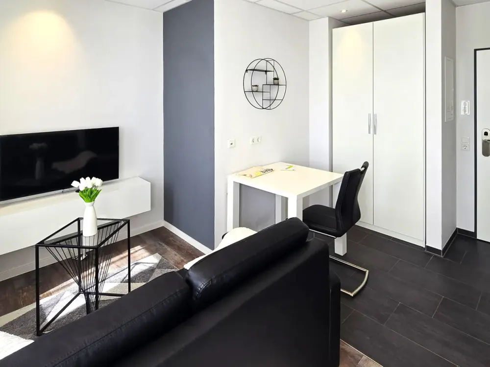 Schicke 1-Zimmer-Penthouse-Wohnung, voll ausgestattet, zentral in Niederrad