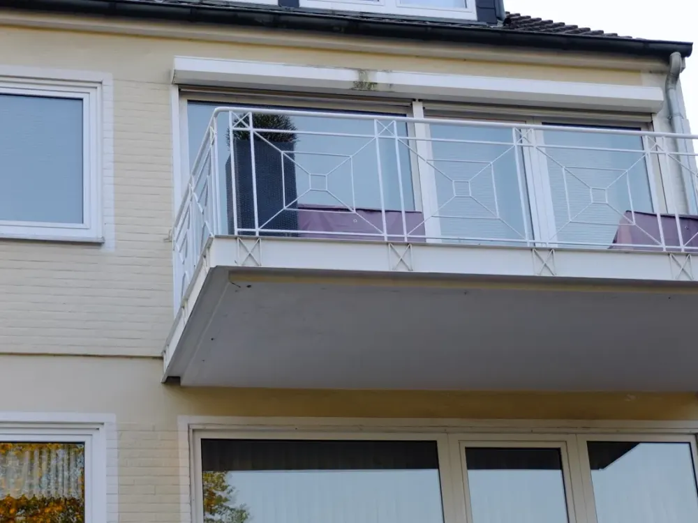 DECKSTEIN - Sehr gemütliche Ein-Zimmer-Wohnung, Renoviert, Gehobene Ausstattung, Balkon
