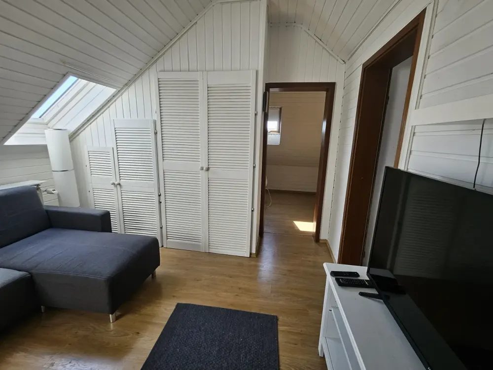 Für Pendler und Wochenendheimfahrer: Schöne, helle & komplett möblierte Wohnung in Oberursel-Mitte