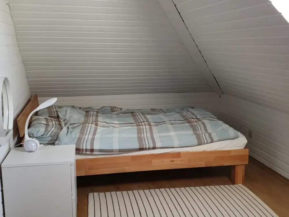 Für Pendler und Wochenendheimfahrer: Schöne, helle & komplett möblierte Wohnung in Oberursel-Mitte