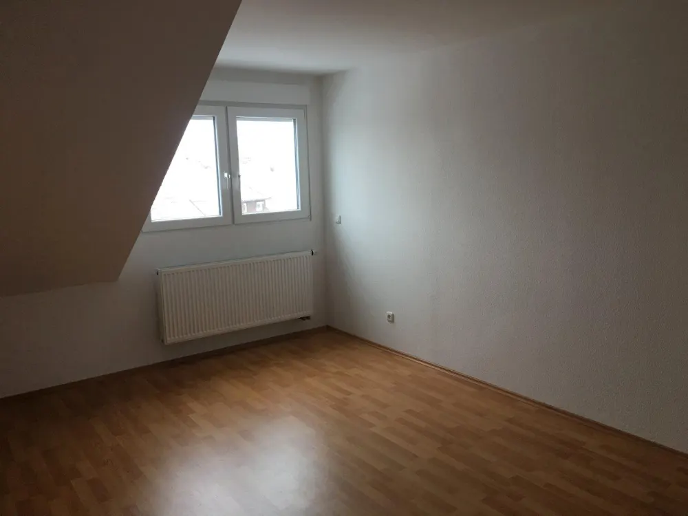 4 Zimmer DG Wohnung, in Rodgau Hainhausen
