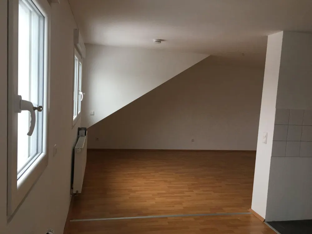 4 Zimmer DG Wohnung, in Rodgau Hainhausen