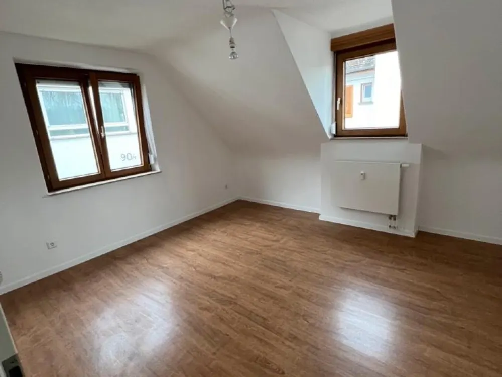 2,5 Zimmer Wohnung in top renovierten Zustand
